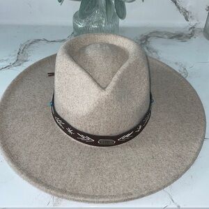 Frye felt hat - never worn